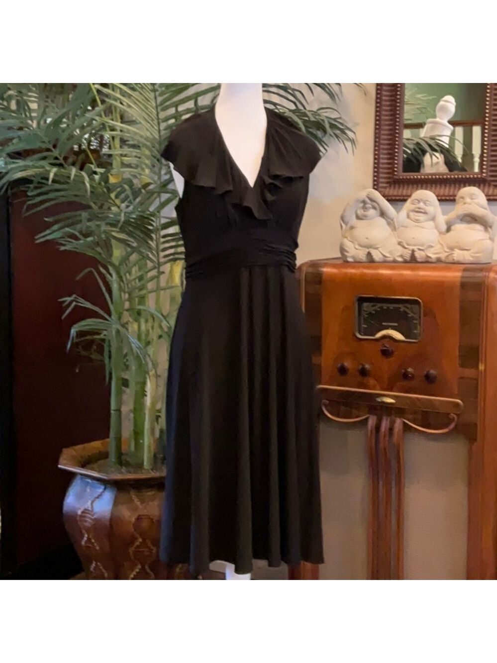 Evan Picone sz 6 black stretchy halter style pull on dress.